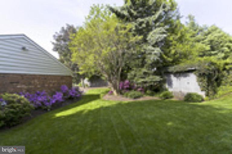 7908 Raphael Court Potomac, MD 20854 - Photo 27 of 27 Garden #2
