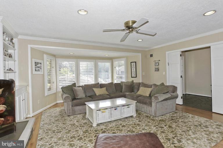 7908 Raphael Court Potomac, MD 20854 - Photo 10 of 27 Living Room #2