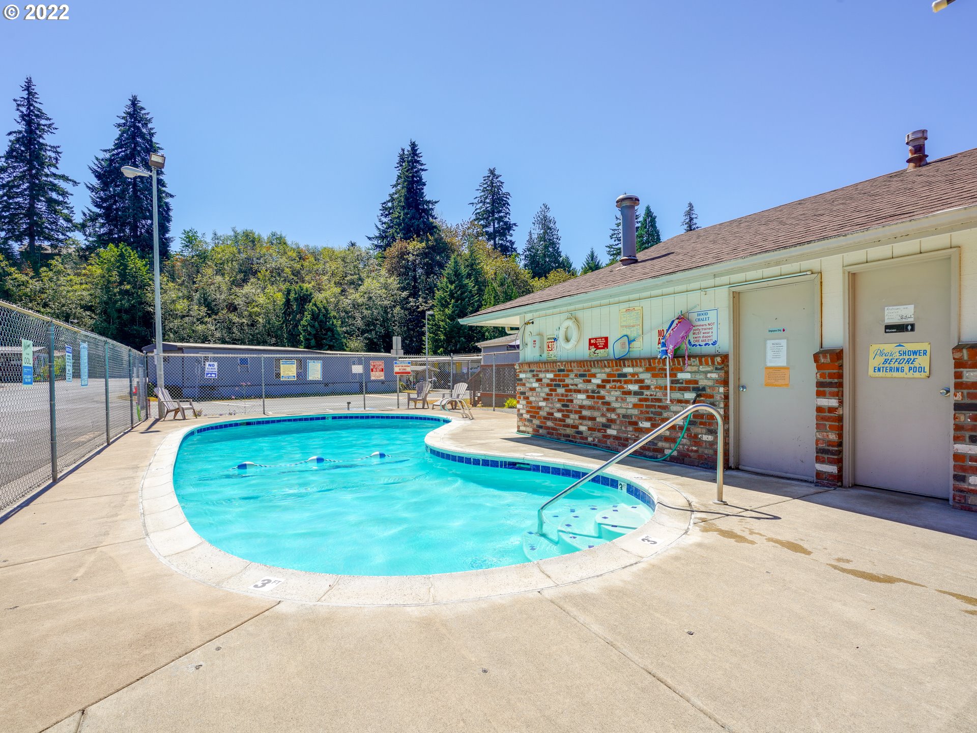 17655 Southeast Bluff Road, Unit 25 Sandy, OR 97055 - Photo 28 of 32 Community Pool