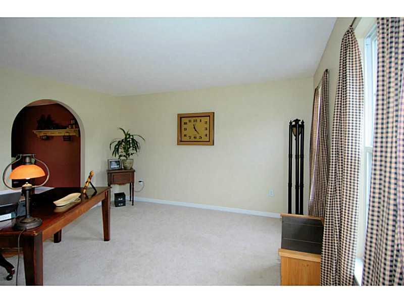 3008 Meyeridge Road Pittsburgh, PA 15209 - Photo 3 of 25 Living Room.