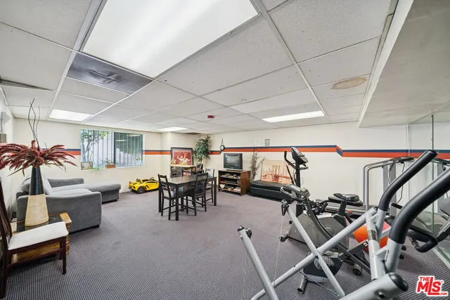 $1,995 | 1519 North Martel Avenue, Unit 305, Los Angeles, CA 90046