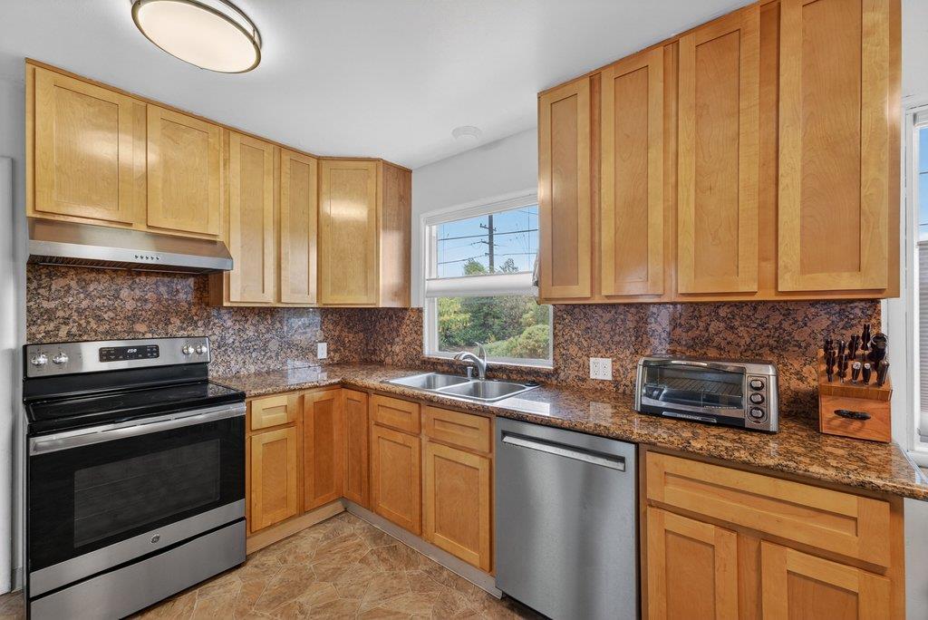 546 Green Valley Road Watsonville, CA 95076 - Photo 16 of 54