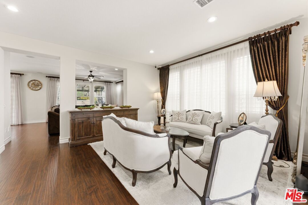 11564 Apulia Court Porter Ranch, CA 91326 - Photo 9 of 52