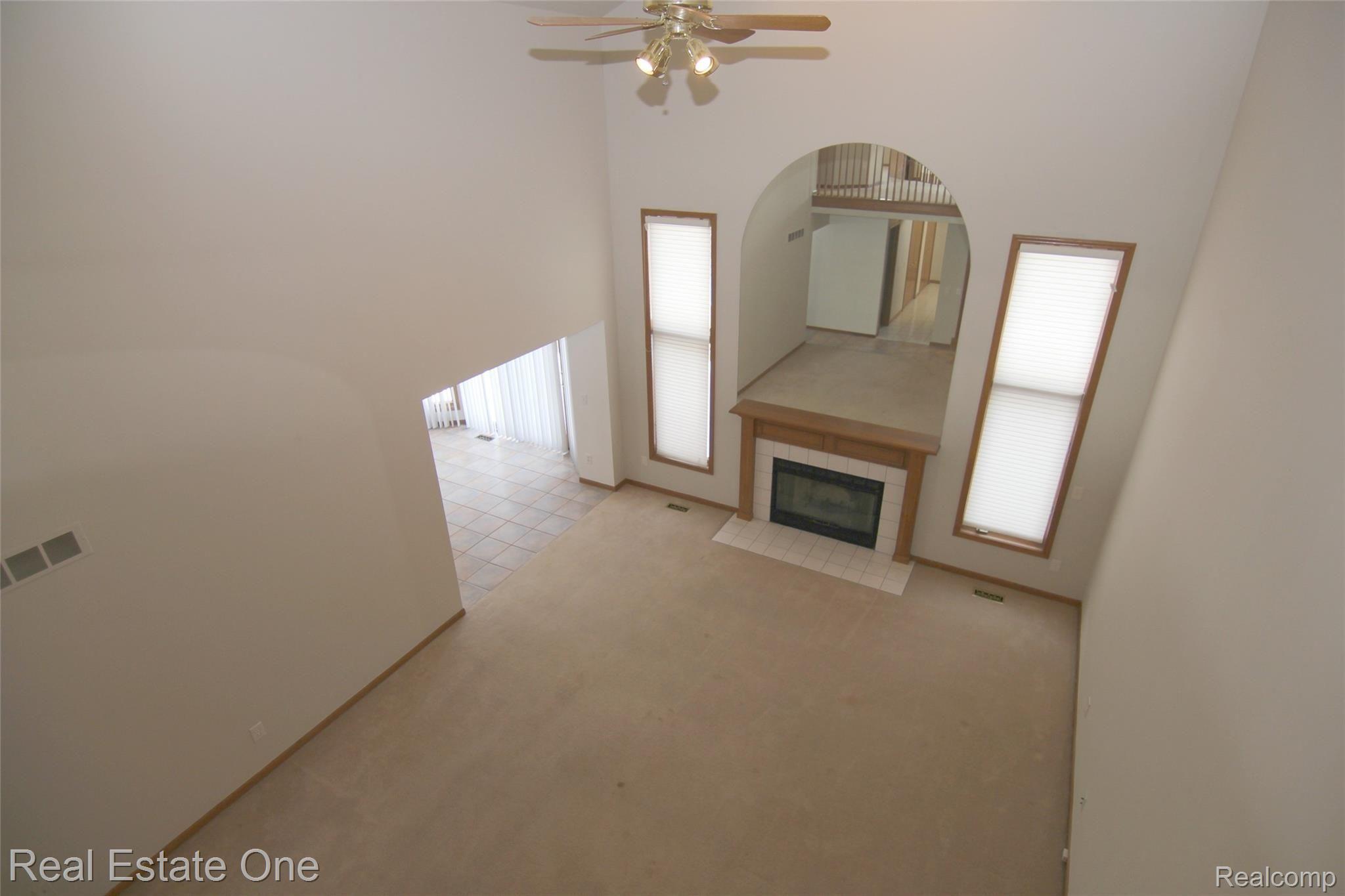 945 Maidstone Drive Rochester, MI 48307 - Photo 6 of 25 Maidstone Great Room.jpg