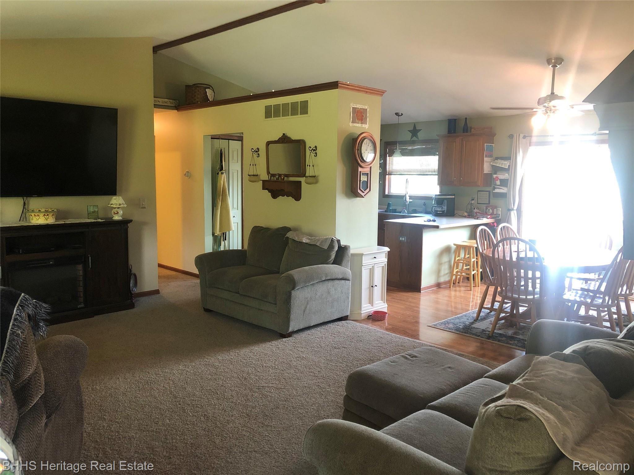 11748 Britton Road Byron, MI 48418 - Photo 5 of 24 IMG_5614.JPG