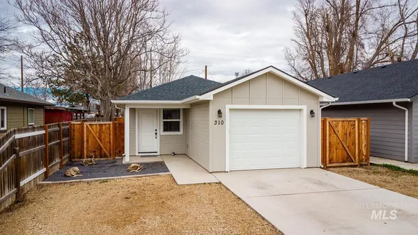 $355,000 | 310 West Owyhee Avenue, Homedale, ID 83628