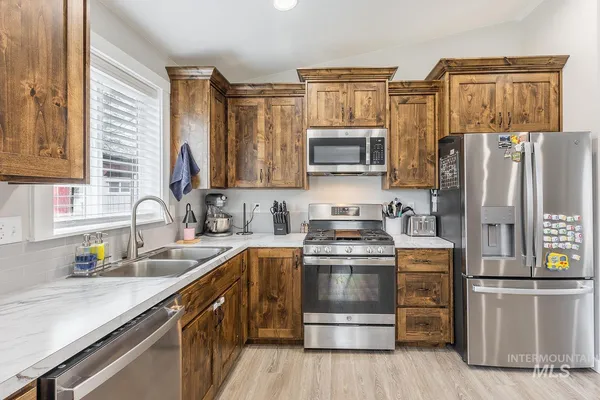 $355,000 | 310 West Owyhee Avenue, Homedale, ID 83628