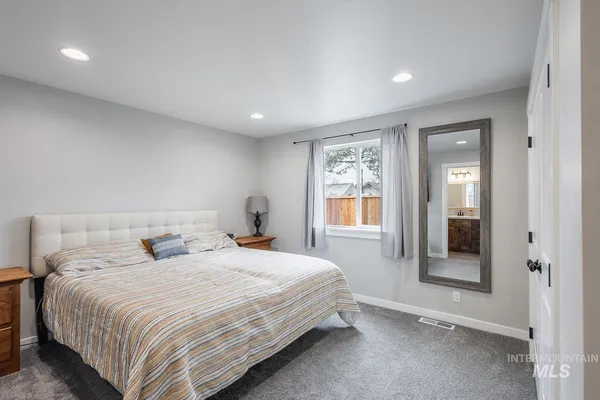 $355,000 | 310 West Owyhee Avenue, Homedale, ID 83628