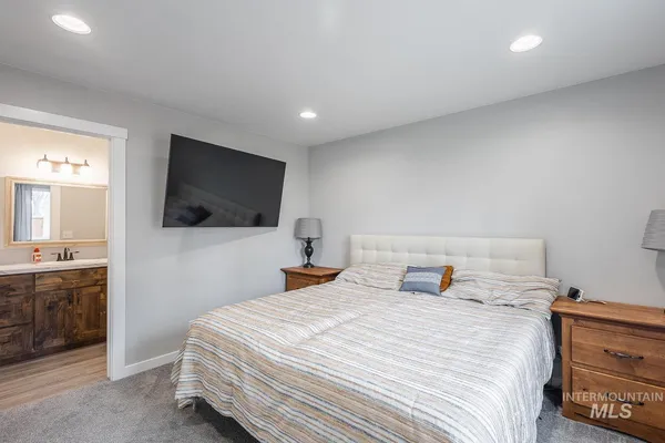 $355,000 | 310 West Owyhee Avenue, Homedale, ID 83628