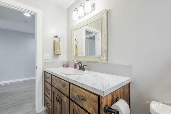 $355,000 | 310 West Owyhee Avenue, Homedale, ID 83628