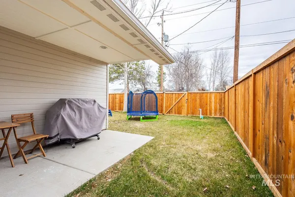 $355,000 | 310 West Owyhee Avenue, Homedale, ID 83628