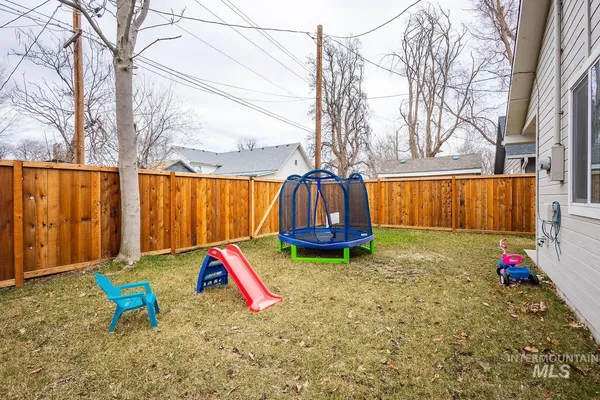 $355,000 | 310 West Owyhee Avenue, Homedale, ID 83628