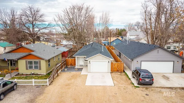 $355,000 | 310 West Owyhee Avenue, Homedale, ID 83628