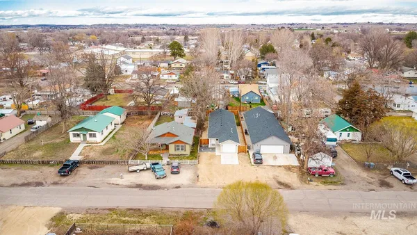 $355,000 | 310 West Owyhee Avenue, Homedale, ID 83628