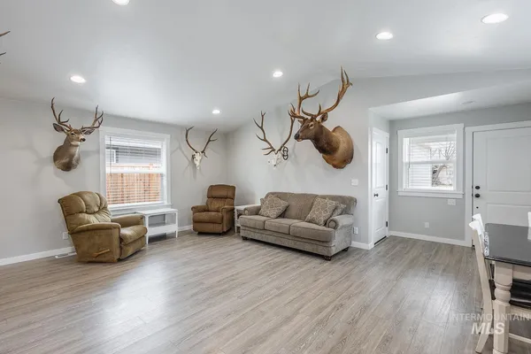 $355,000 | 310 West Owyhee Avenue, Homedale, ID 83628