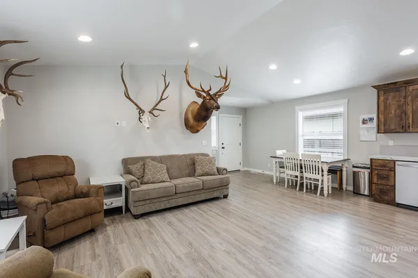 $355,000 | 310 West Owyhee Avenue, Homedale, ID 83628