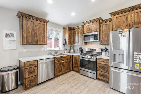 $355,000 | 310 West Owyhee Avenue, Homedale, ID 83628