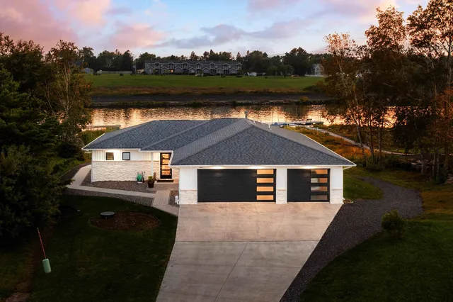 $799,900 | 546 Marina Drive, Superior, WI 54880