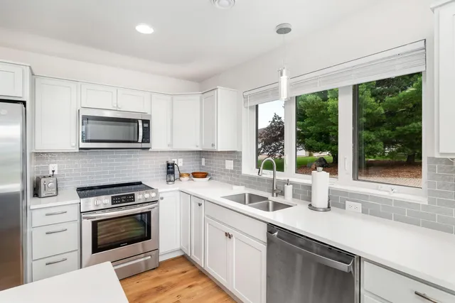 $799,900 | 546 Marina Drive, Superior, WI 54880