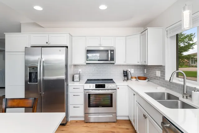 $799,900 | 546 Marina Drive, Superior, WI 54880