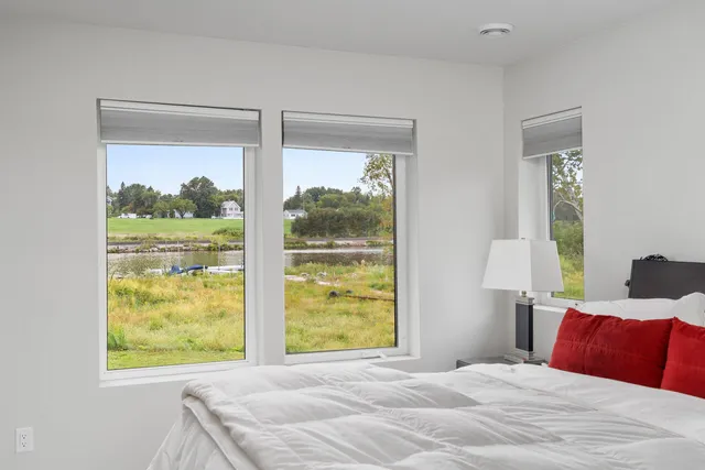 $799,900 | 546 Marina Drive, Superior, WI 54880