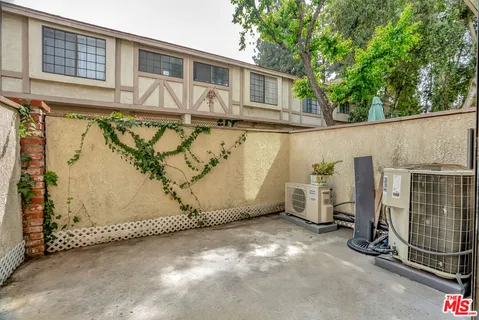 $589,000 | 7100 Balboa Boulevard, Unit 703, Van Nuys, CA 91406