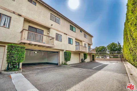 $589,000 | 7100 Balboa Boulevard, Unit 703, Van Nuys, CA 91406