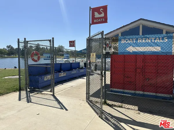 $606,800 | 7100 Balboa Boulevard, Unit 703, Van Nuys, CA 91406