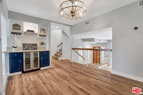 $589,000 | 7100 Balboa Boulevard, Unit 703, Van Nuys, CA 91406