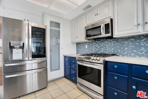 $589,000 | 7100 Balboa Boulevard, Unit 703, Van Nuys, CA 91406