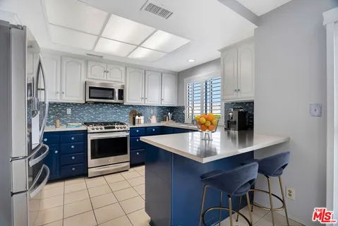 $589,000 | 7100 Balboa Boulevard, Unit 703, Van Nuys, CA 91406