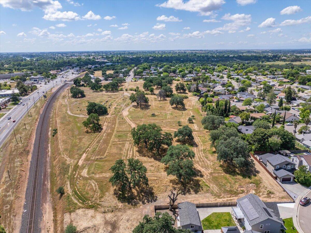 245 Walton Avenue Red Bluff, CA 96080 - Photo 19 of 22 an aerial view of residential houses with outdoor space