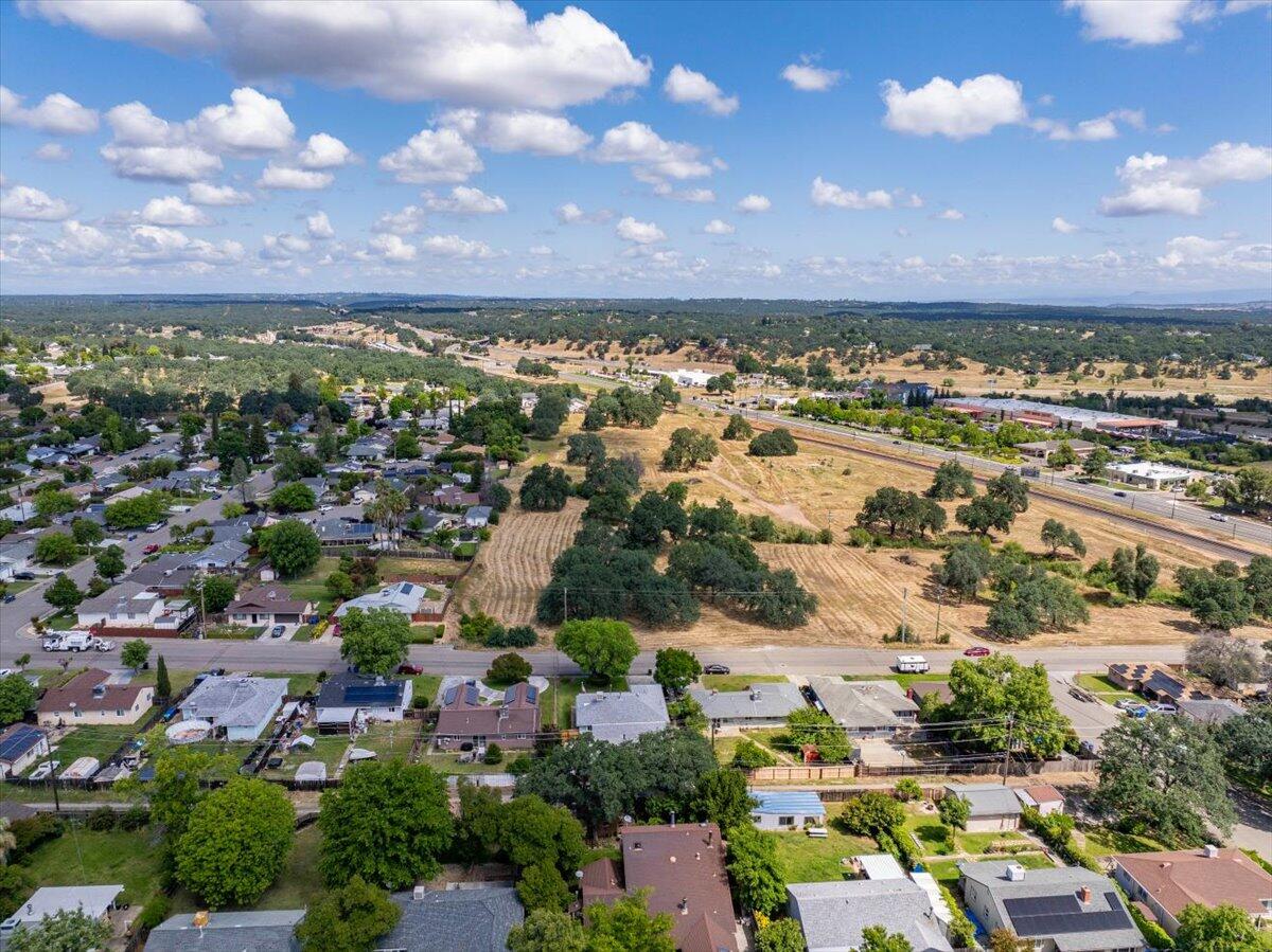 245 Walton Avenue Red Bluff, CA 96080 - Photo 6 of 22 an aerial view of residential houses with outdoor space