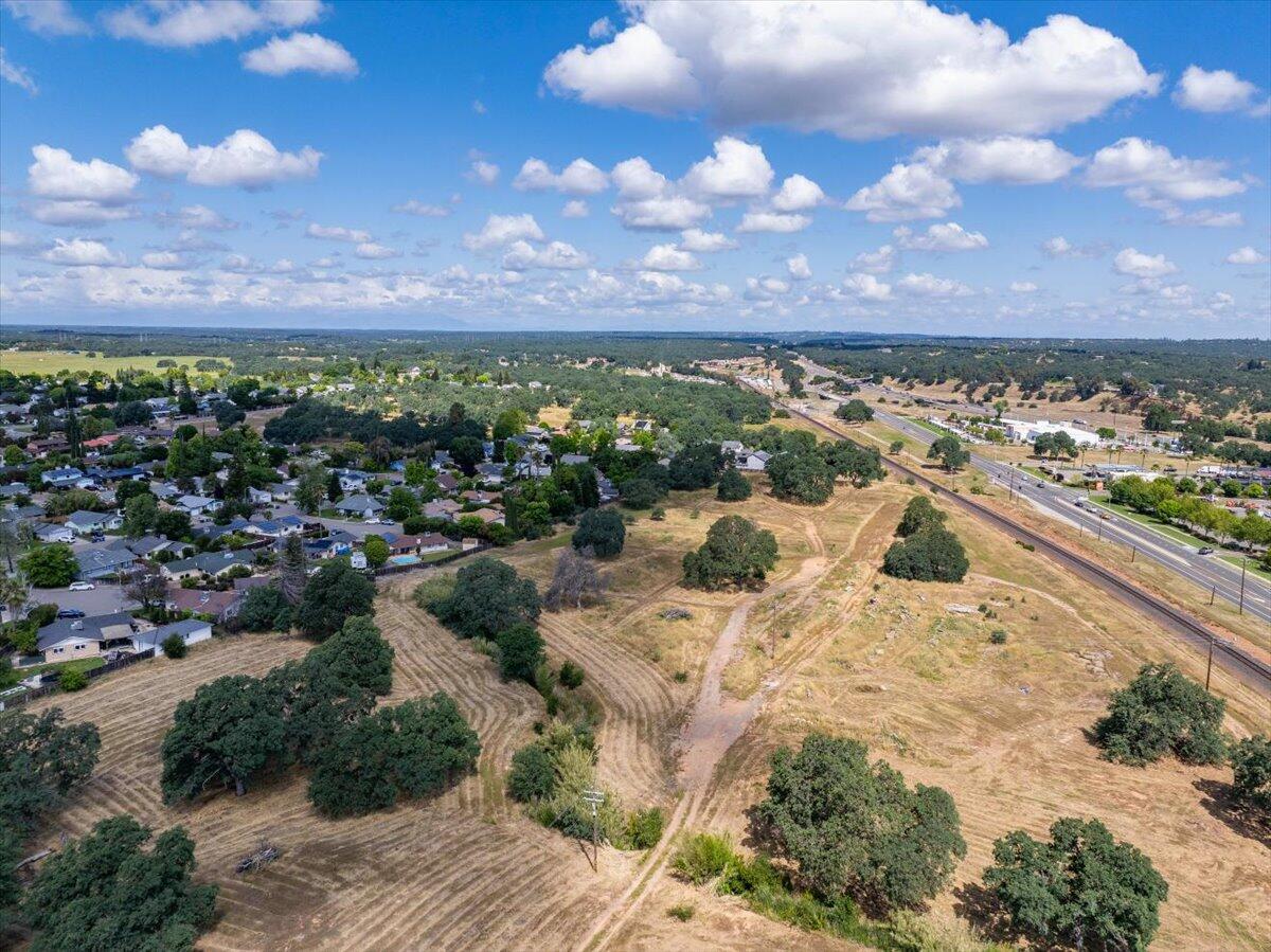 245 Walton Avenue Red Bluff, CA 96080 - Photo 8 of 22 a view of a city