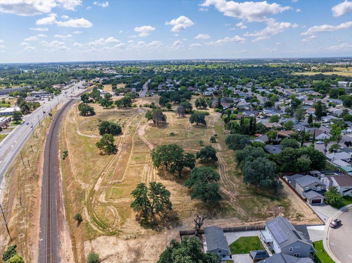 245 Walton Avenue Red Bluff, CA 96080 - Photo 9 of 22 a view of a city