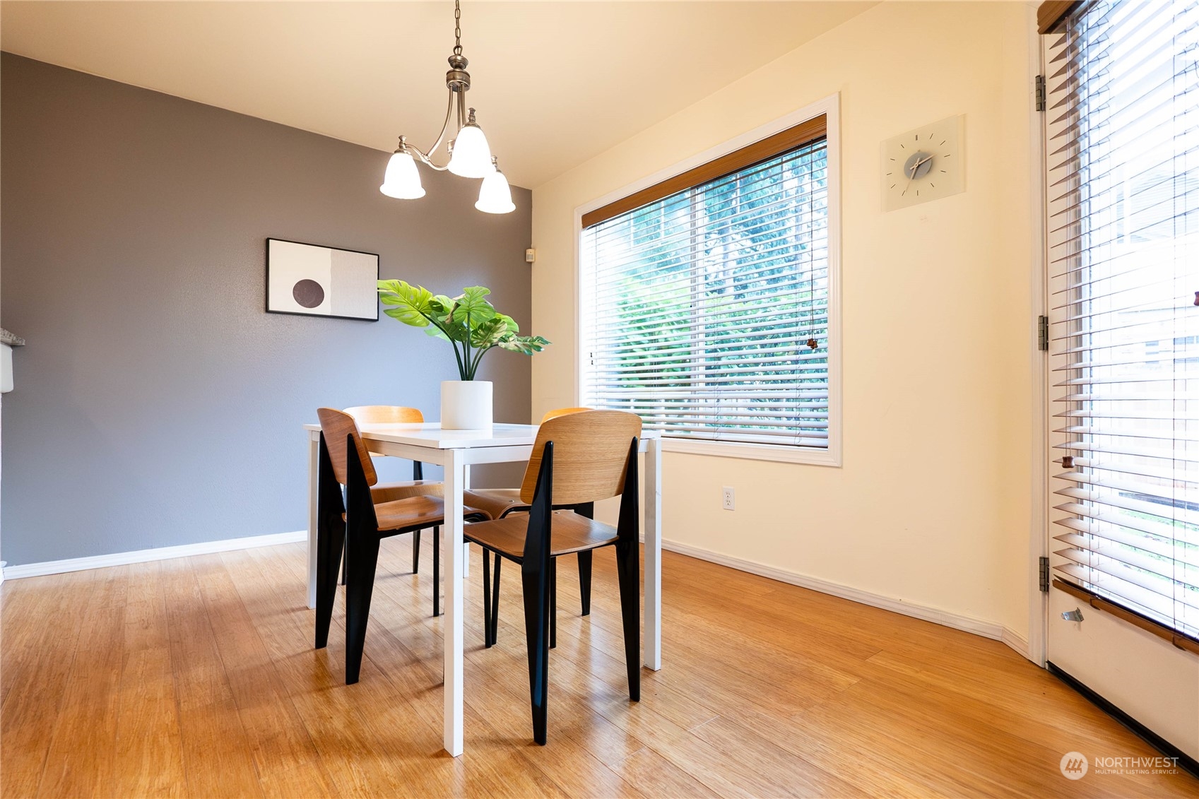 559 Elma Place Northeast Renton, WA 98059 - Photo 7 of 30 a dining room with furniture and window
