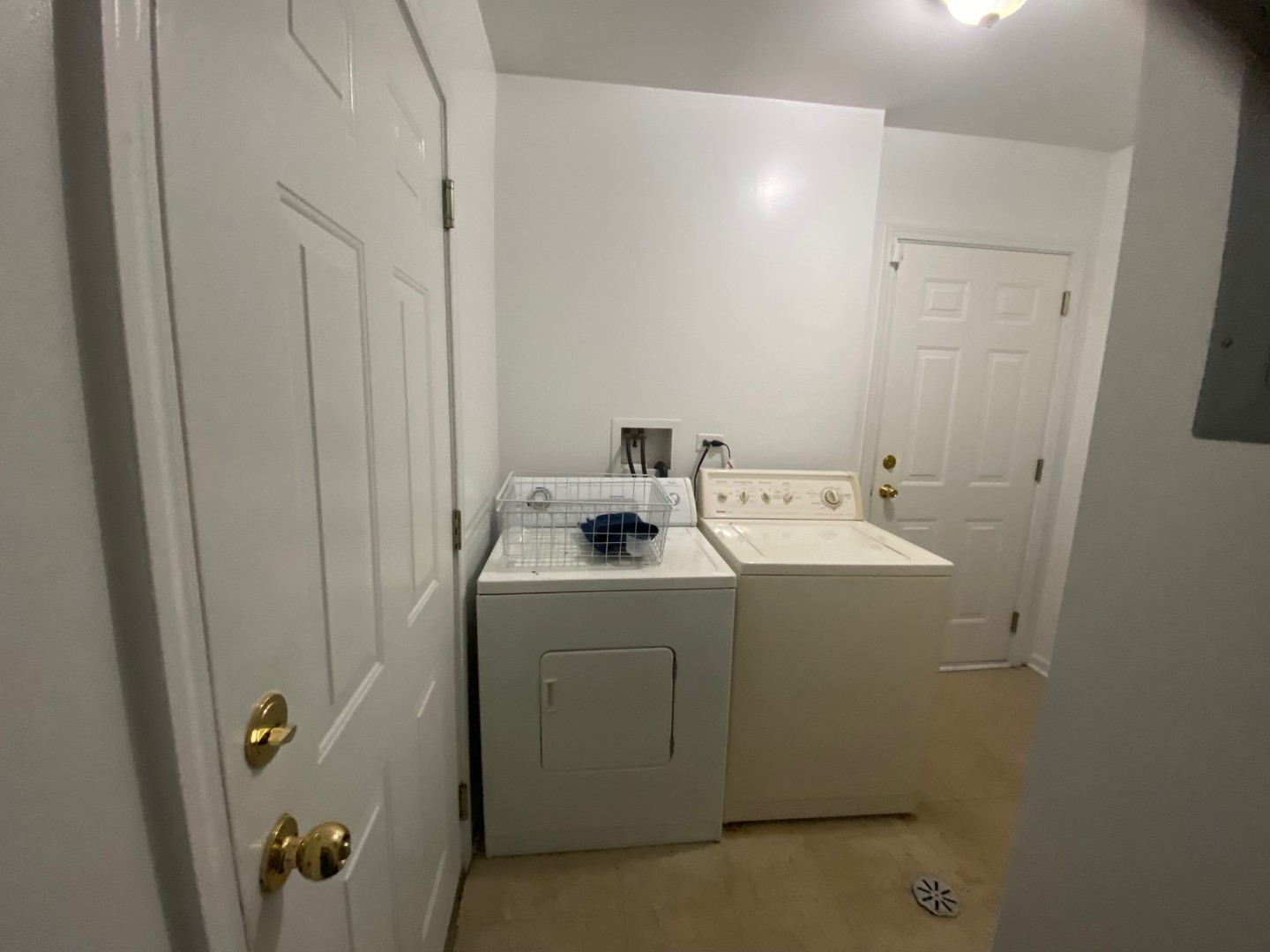 2944 Harlem Avenue, Unit 3 Riverside, IL 60546 - Photo 15 of 15 a utility room with dryer and washer