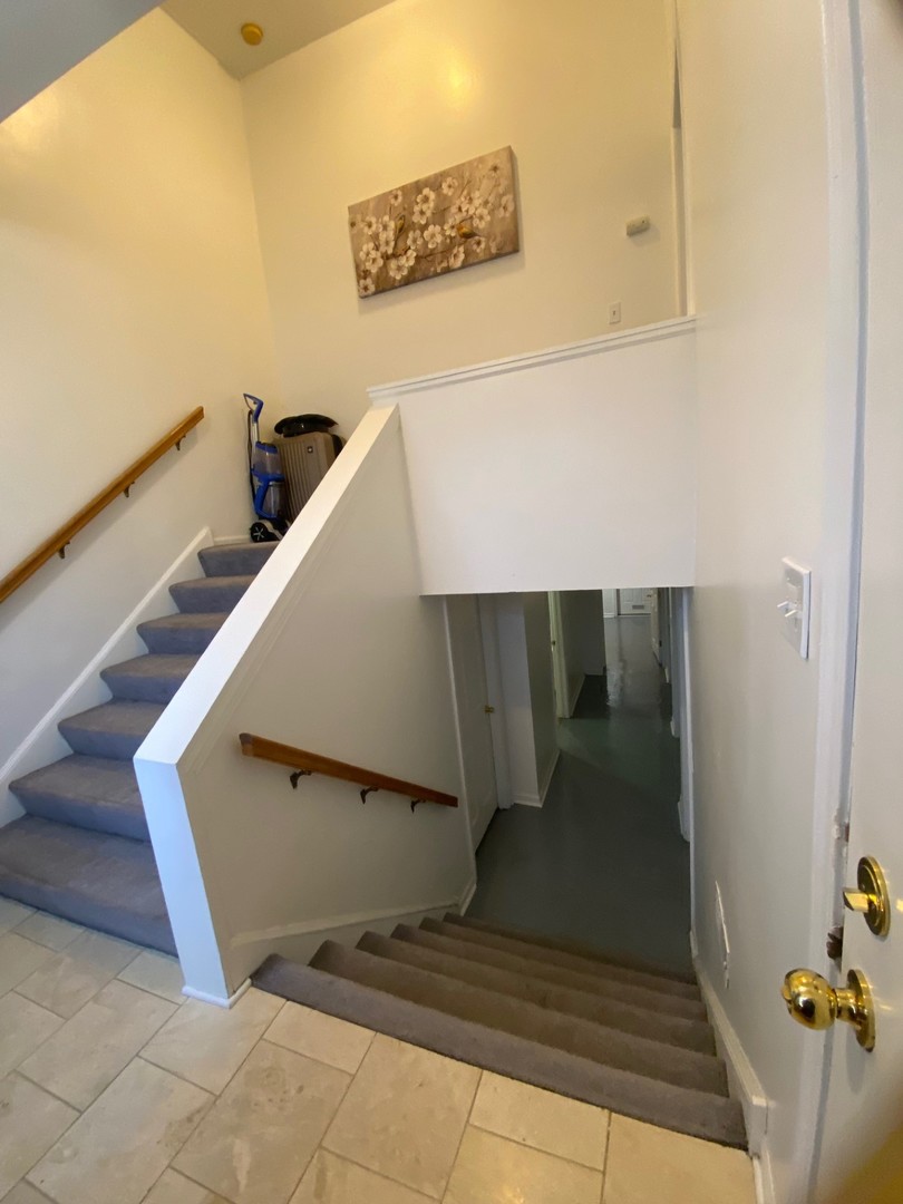 2944 Harlem Avenue, Unit 3 Riverside, IL 60546 - Photo 4 of 15 a view of entryway