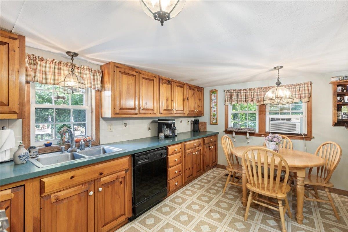 26 Blake Road Epping, NH 03042 - Photo 3 of 21 Gallery Image 3