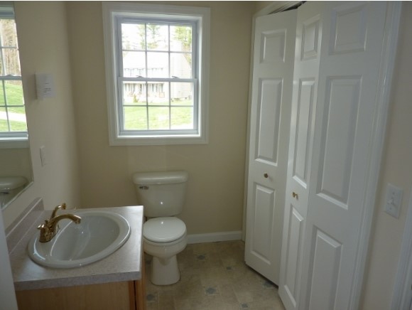 37 Taylor Road Dover, NH 03820 - Photo 7 of 23