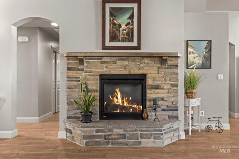 $599,000 | 5832 West Rotherham Drive, Eagle, ID 83616