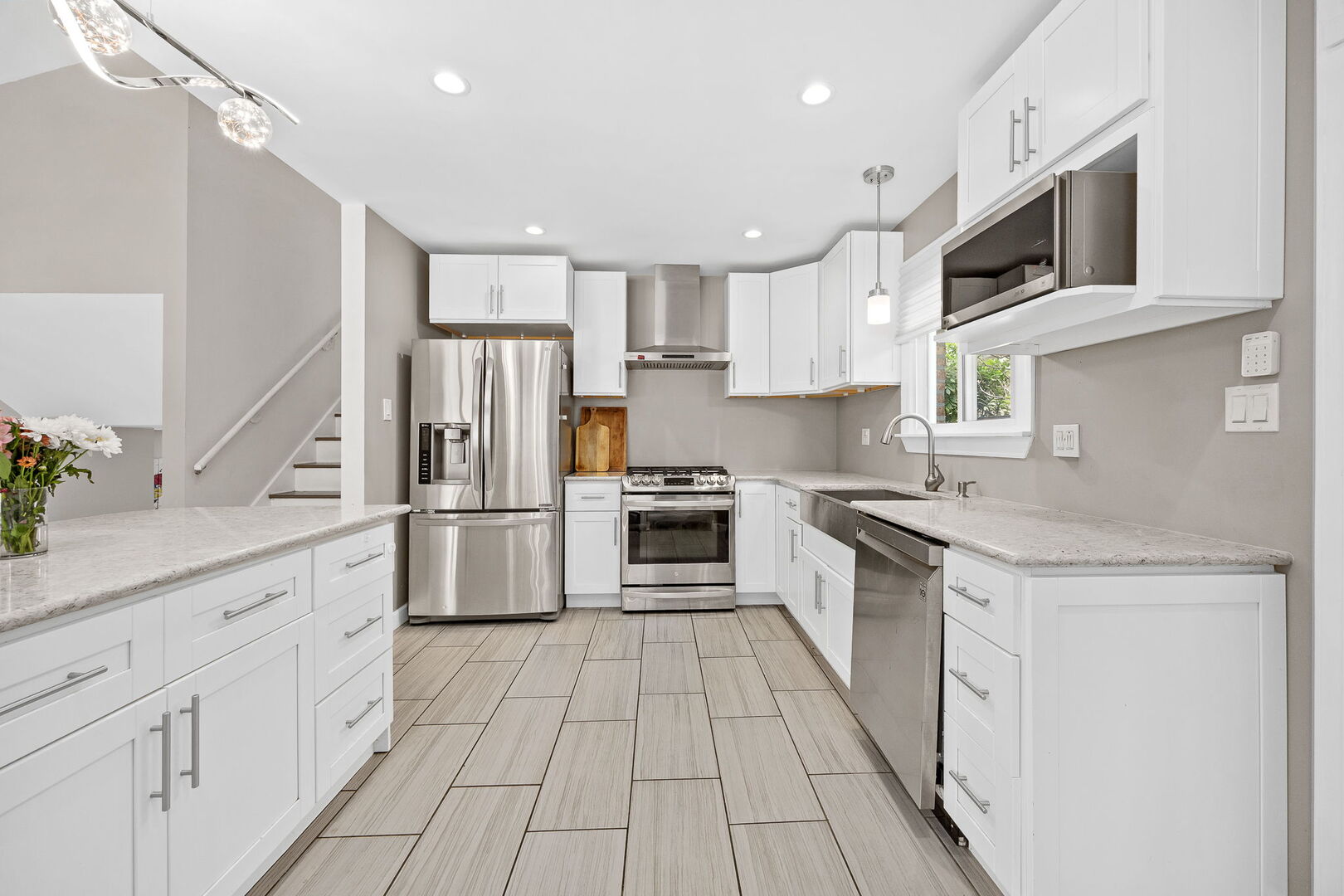 8104 Gross Point Road Morton Grove, IL 60053 - Photo 3 of 40