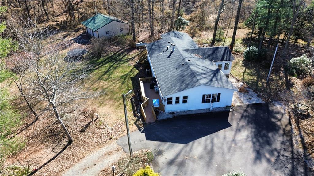 314 Highland Place Ronda, NC 28670 - Photo 3 of 26 Gallery Image 3