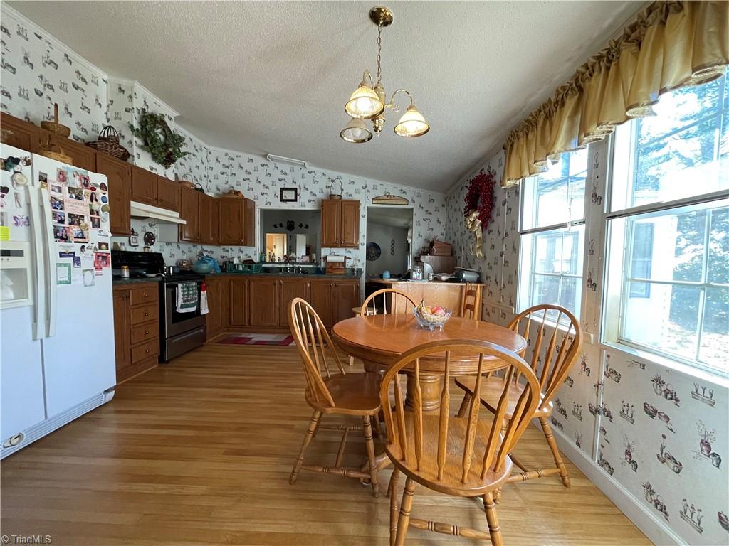 314 Highland Place Ronda, NC 28670 - Photo 8 of 26 Gallery Image 8
