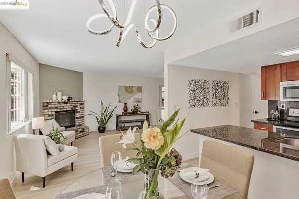 $639,000 | 16 Town Square Place, Oakland, CA 94603