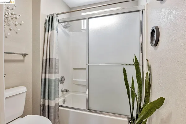 $639,000 | 16 Town Square Place, Oakland, CA 94603