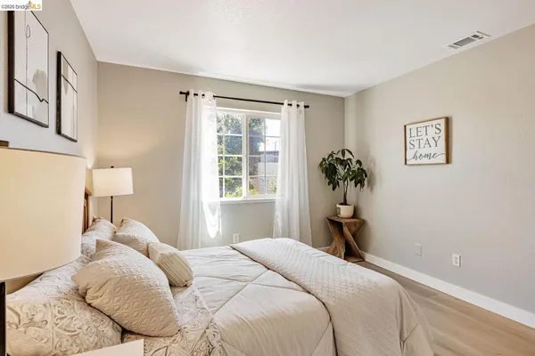 $639,000 | 16 Town Square Place, Oakland, CA 94603
