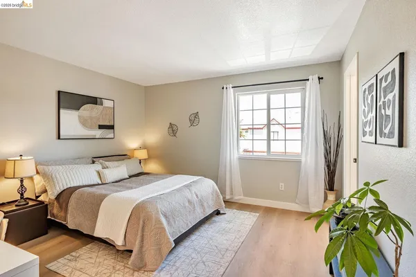 $639,000 | 16 Town Square Place, Oakland, CA 94603