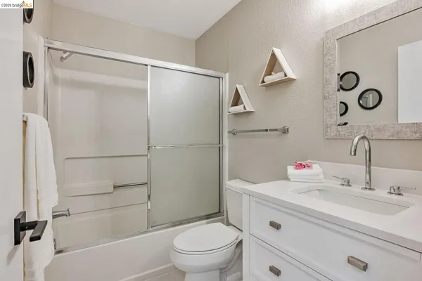 $639,000 | 16 Town Square Place, Oakland, CA 94603