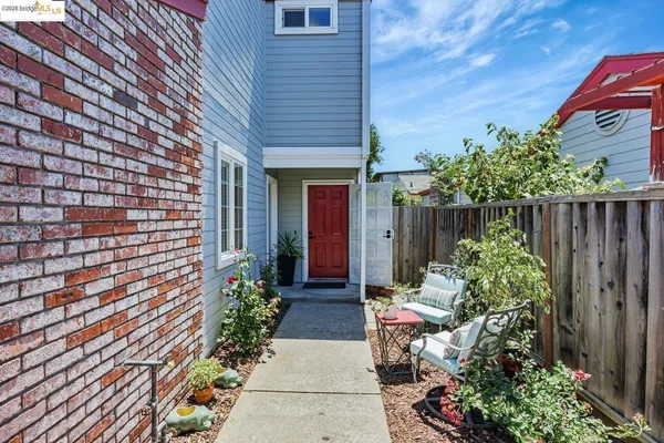 $639,000 | 16 Town Square Place, Oakland, CA 94603